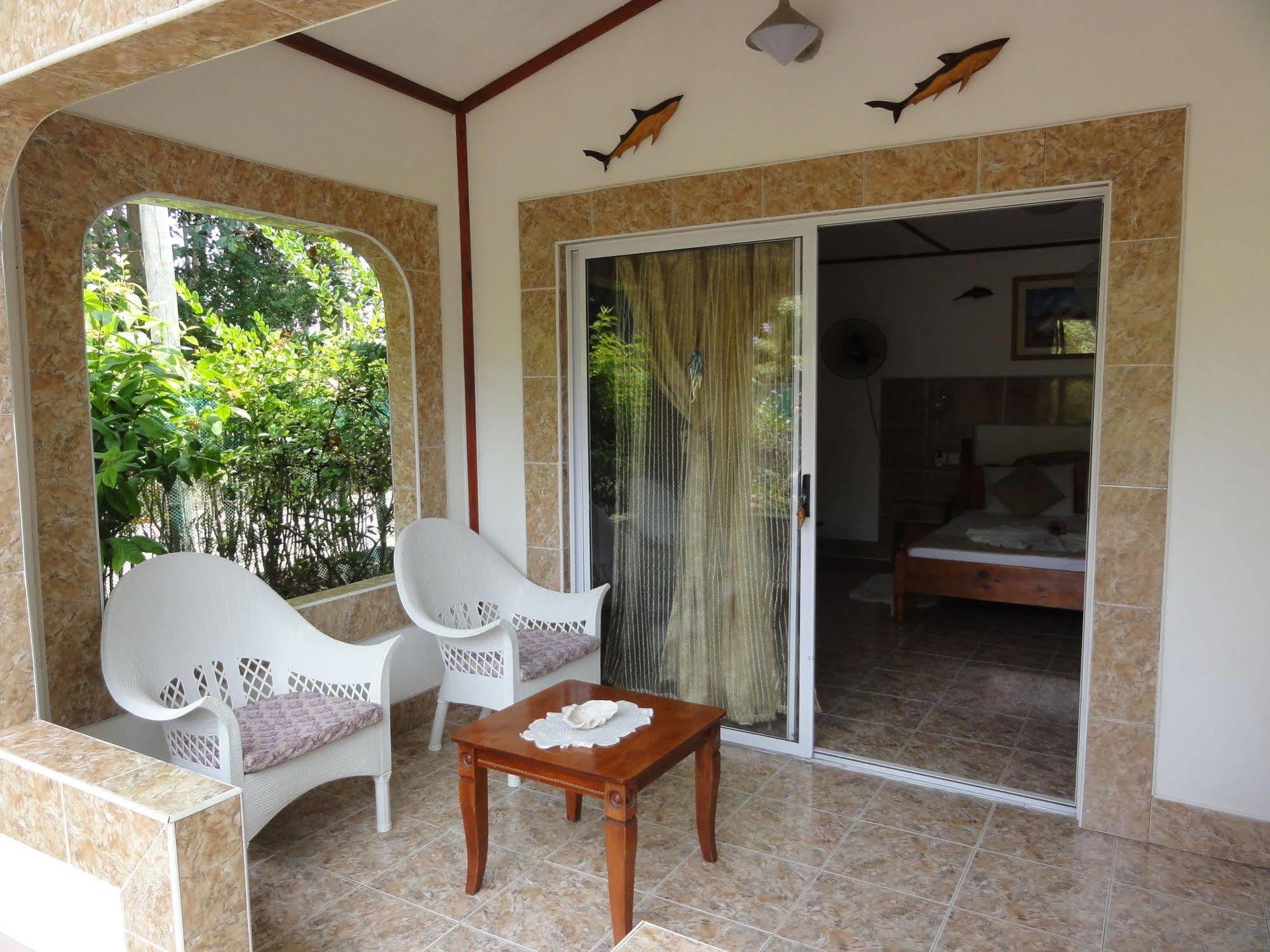 Rising Sun Guest House La Digue Luaran gambar