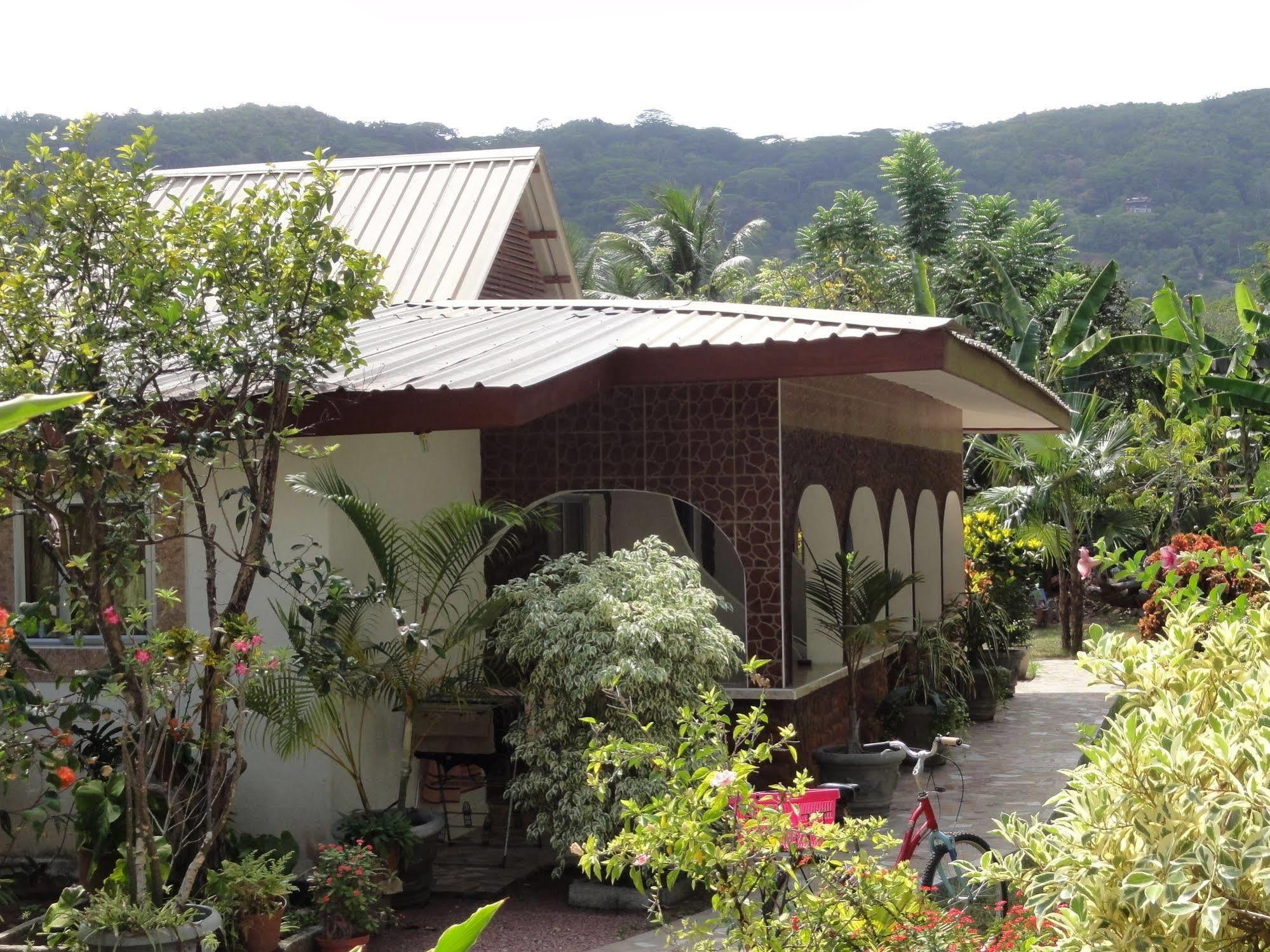 Rising Sun Guest House La Digue Luaran gambar